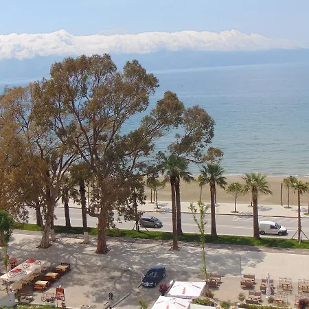 Janine's Seafront *