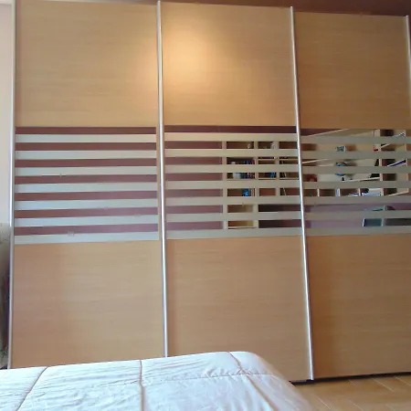 Janine's Seafront Apartment *